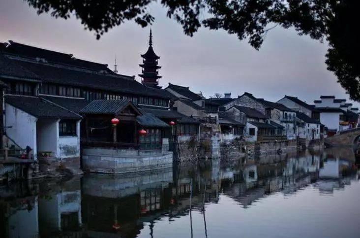 壮观!逆水寒95条线全被挤爆了,5000万玩家连夜等着抢红包